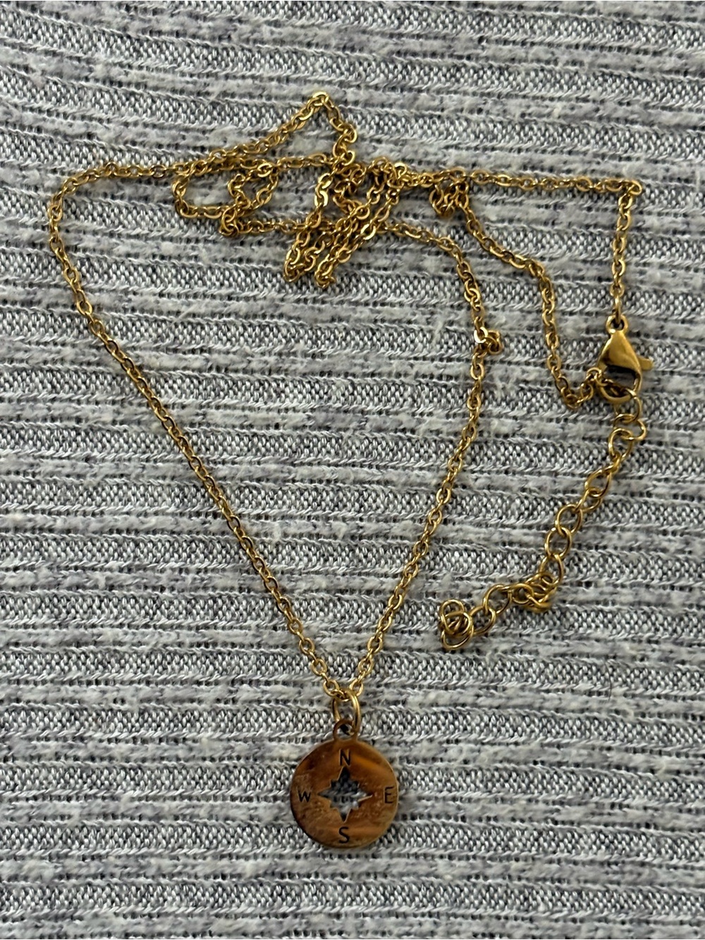 Vintage gold tone compass pendant on adjustable chain necklace